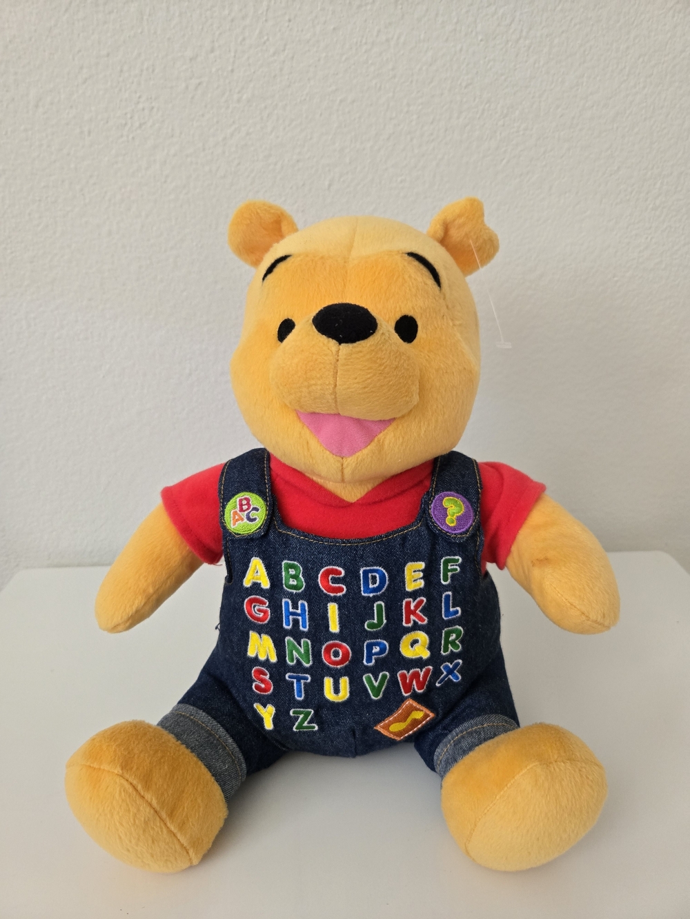 2001 Winnie The Pooh bear A To Z Alphabet Sings (8 letters no make sounds)